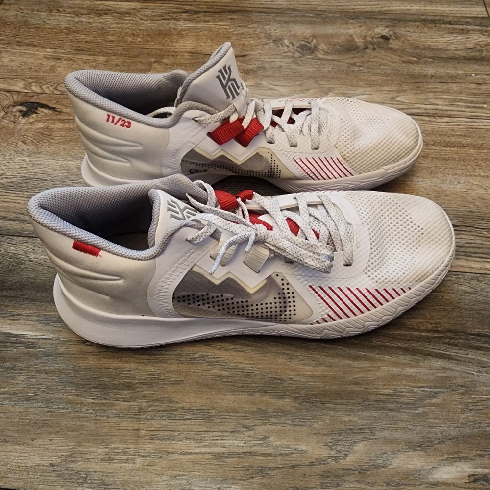 Nike Kyrie Flytrap 5 Mens Size 11 CZ4100-100